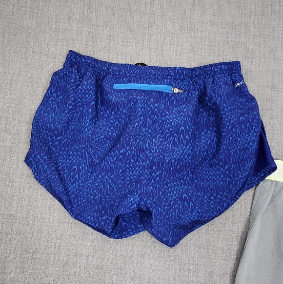 Nike Dri-Fit + Under Armour Athletic Shorts. Lot Of 2. Small - Picture 5 of 7